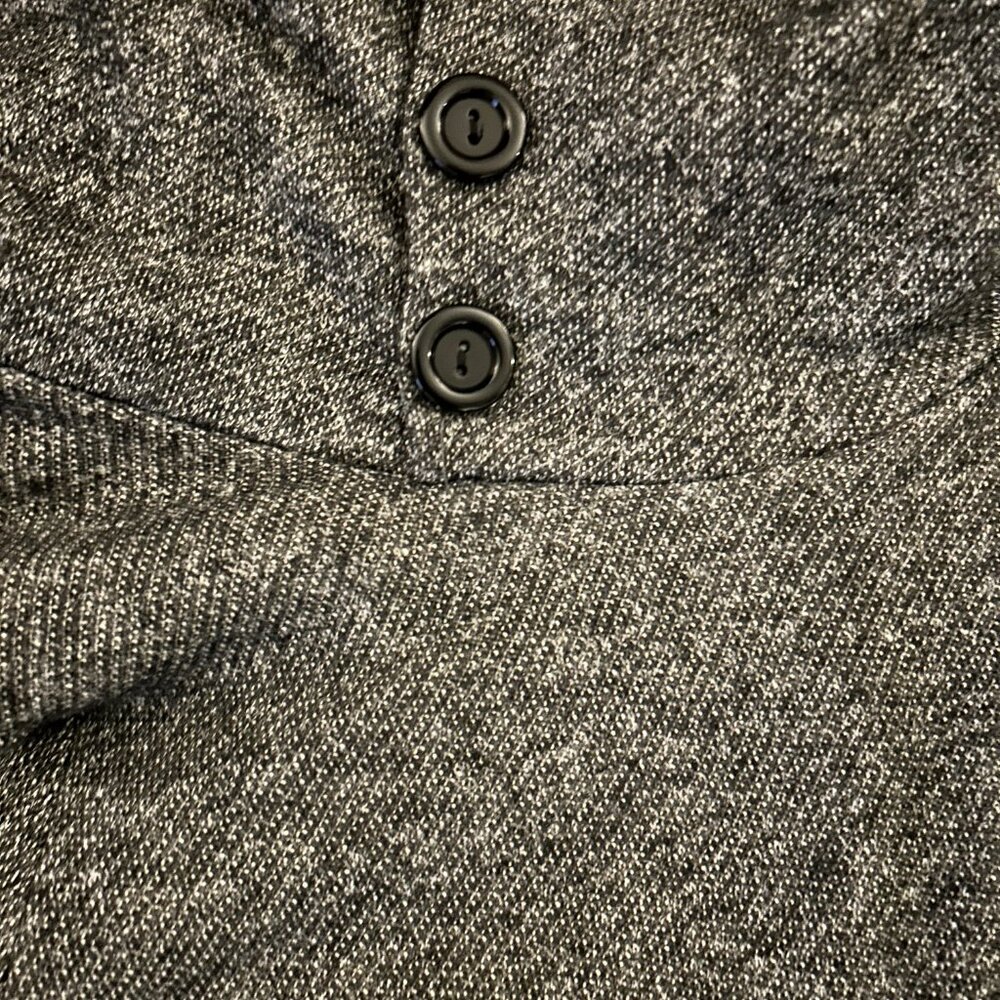 Beautiful Over Sized Cowlneck - Picture 3 of 5